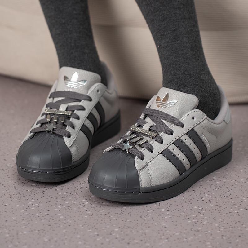 

Adidas Women s Superstar Low-Top Sneakers 43