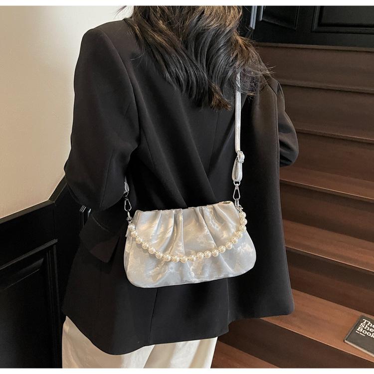 

Premium Korean pu foreign style bag women s 2025 new popular versatile messenger bag fashion shoulder armpit bag серебряный
