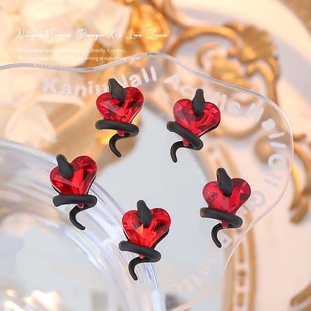 

5шт/набор DIY подвески для ногтей сердце змея украшения для ногтей сердце змея аксессуары для ногтей девушки 5pcs-HY3182