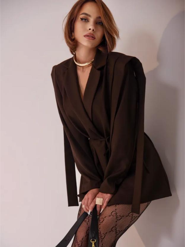 Spring Fashion Jacket With A Large Lapel, Loose Fit And Waist Cinched, Short Suit Jacket For Women