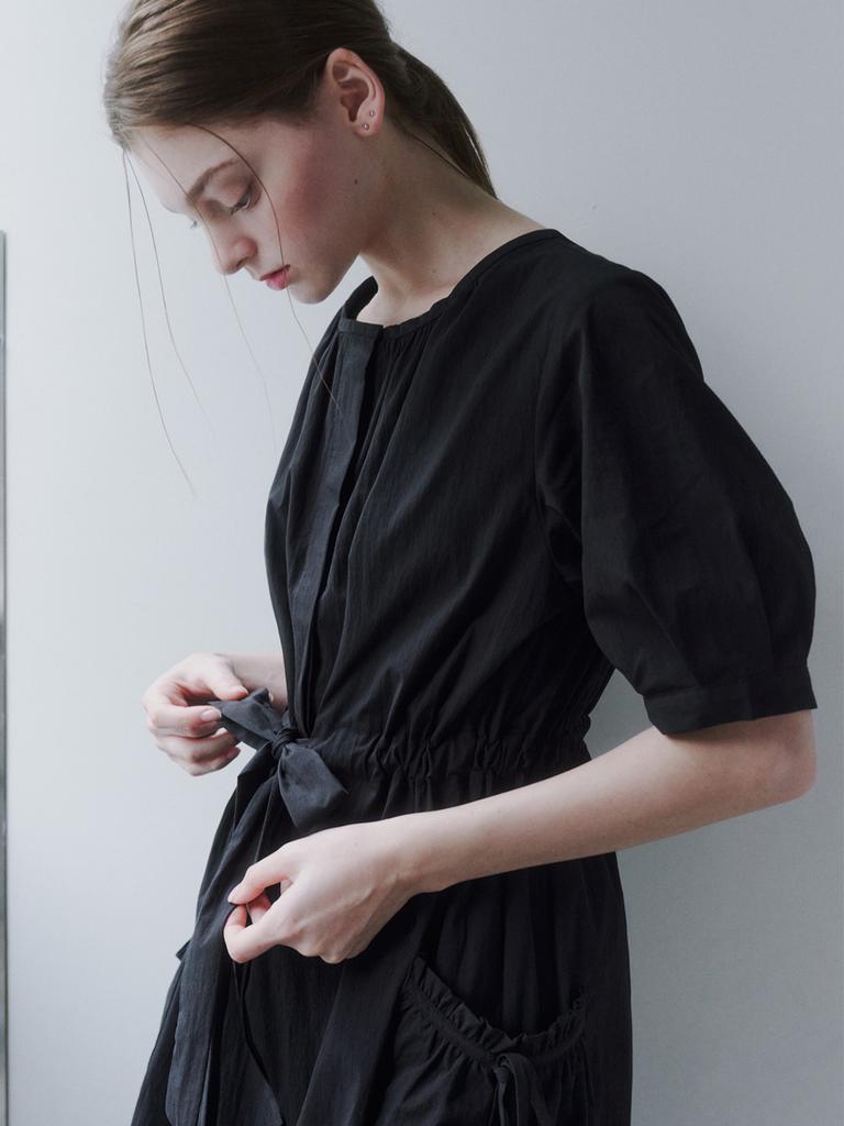 Royal Decaside Pouch Pocket Dress Black