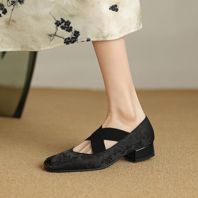 

New women s casual single shoes light mouth solid color low heel large size women s shoes wear rubber soles flat heel lazy shoes in all seasons 39 чёрный