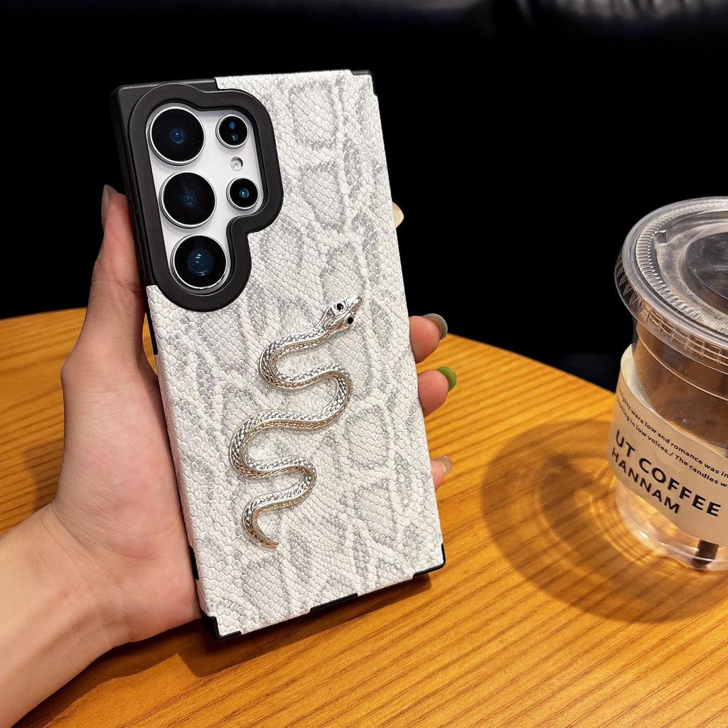 This Creative and Personalized Protective Case Is Suitable for The Snake Skin Pattern Phone Case of Samsung S25ultra and The Anti-drop Case of S24Plus