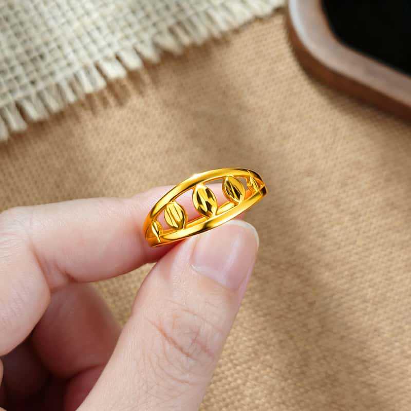 Elegant Fire-Baked Gold Ring: Uniform Sand-Gold Hue, Lightweight Luxury, Fashionable, Open Design, Perfect for Any Occasion