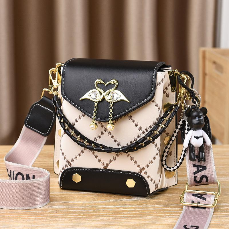 Exquisite Small Square Bag New Fashion Versatile Shoulder Bag Crossbody Bag Casual Women's Handbag Bags