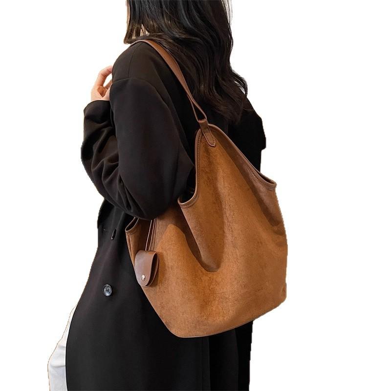 Large Capacity Bag Women'S Autumn And Winter Retro Fashion Shoulder Bag Niche Versatile Commuter Tote Bag