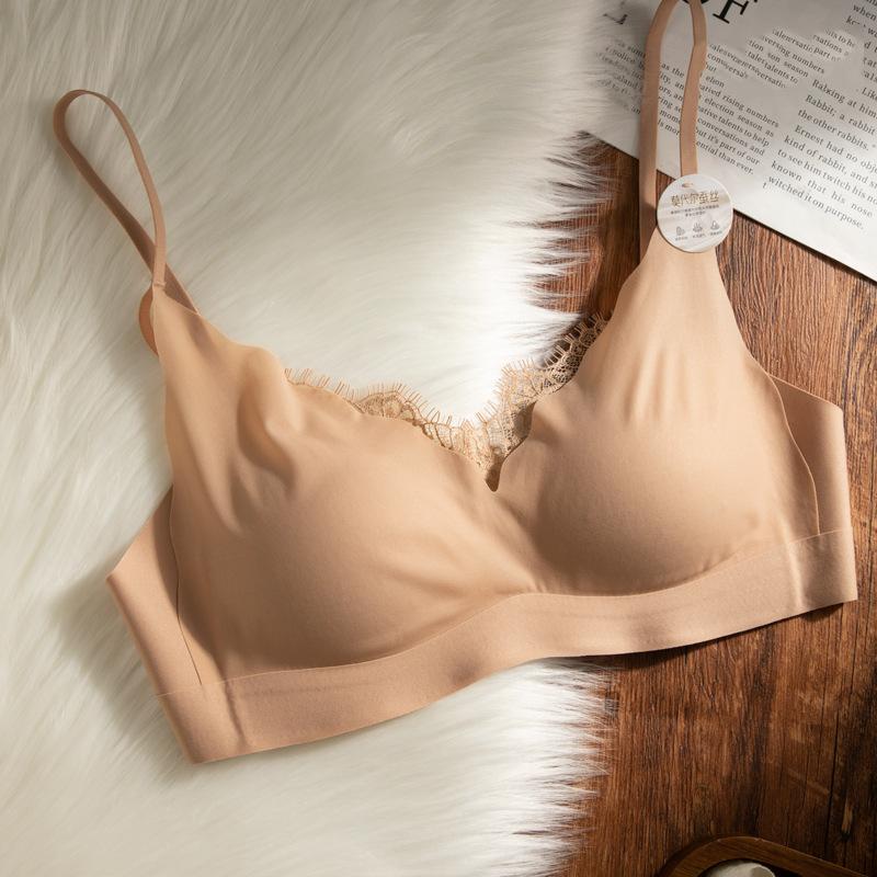 Women White Lace Trim Bra with Mulberry Silk