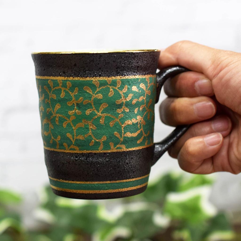 Kutani ware ceramic pair mugs, gold arabesque pattern, AK5-0886