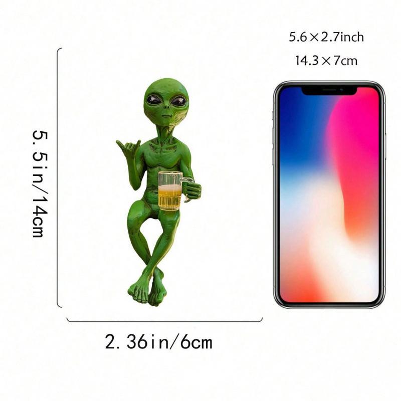 1PC Alien Funny Resin Ornament UFO Indoor Outdoor Garden Personality Decoration Statuette, Home Decoration