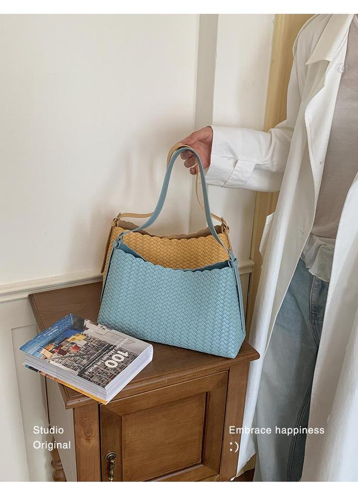 Elegant Woven Texture Underarm Bag: Women's High-Value French Shoulder Bag