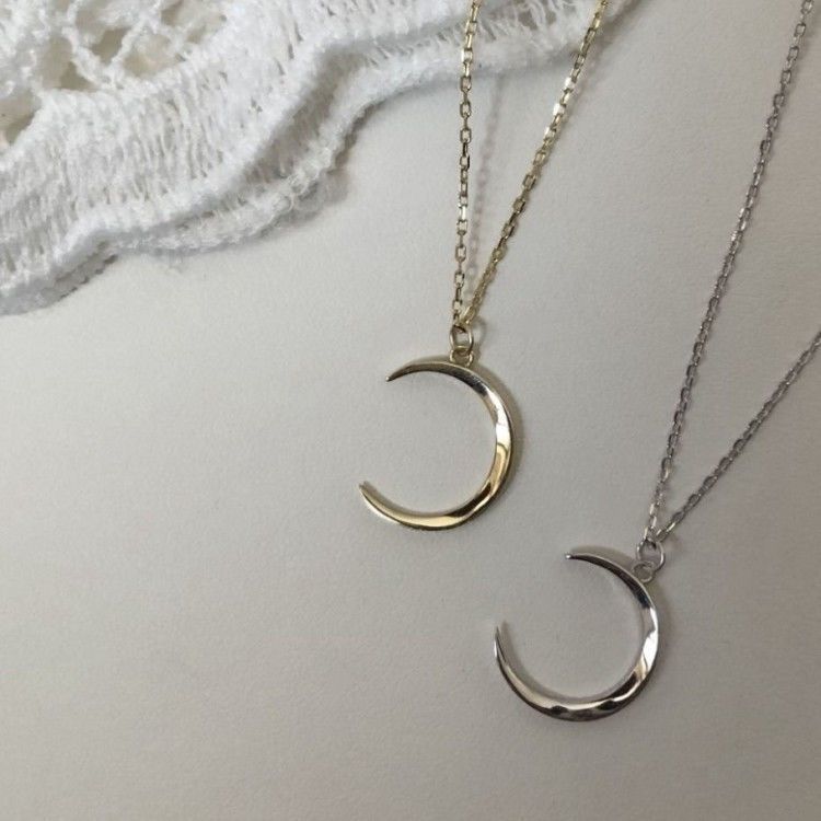 1PCS Simple Moon Collarbone Necklace