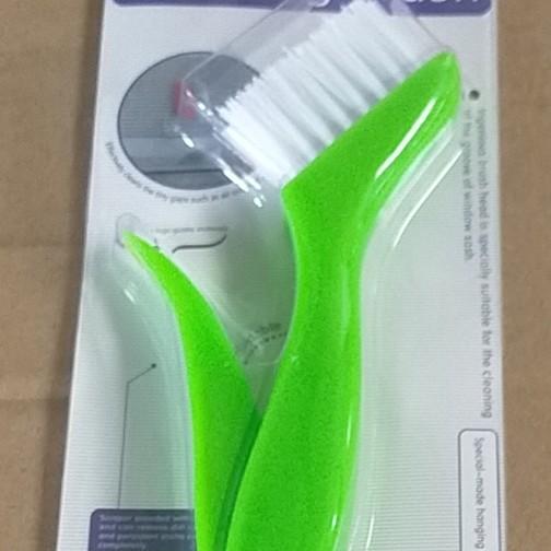 

Window sill groove cleaning tool, window groove cleaning, small brush, household cleaning, gap cleaning зелёный