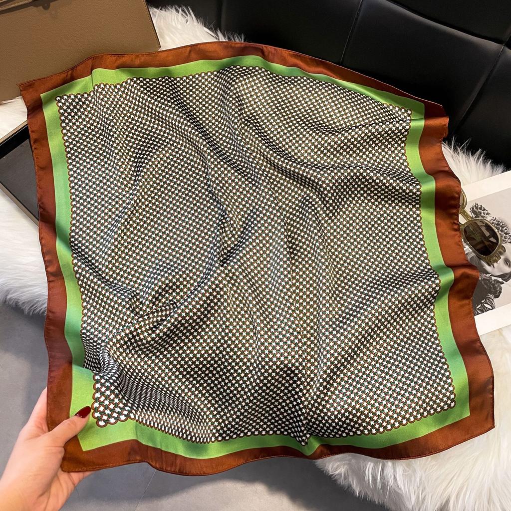 Luxury Paisley Print Square Scarf Soft Satin Bandana Vintage Windproof Head Wrap Shawl Neck Scarves Travel Beach Towel