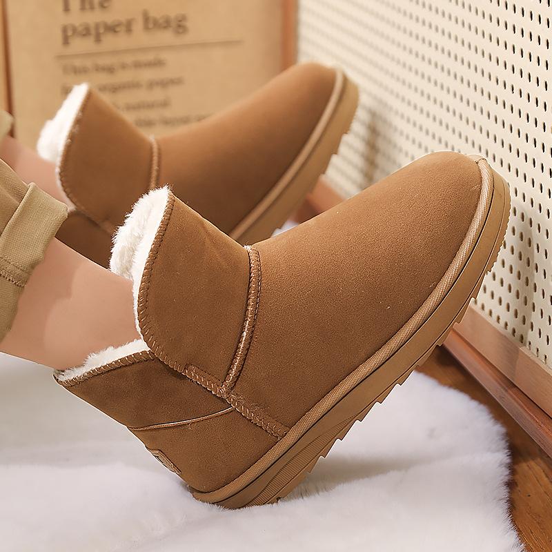 Winter Warm and Velvet Northeast Snow Boots Men's 2025 New Thickened Couple Shoes Bread Shoes Short Boots Non-slip Cotton Shoes