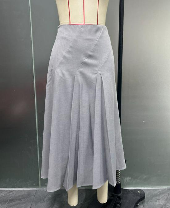 Asymmetrical Pleated Elegant Women's Hip-Hugging Skirt - Europe 2025 Fashion