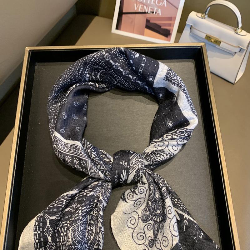 Women Fashion Printed Velvet Small Square Neck Scarf Versatile Daily Neck Decoration