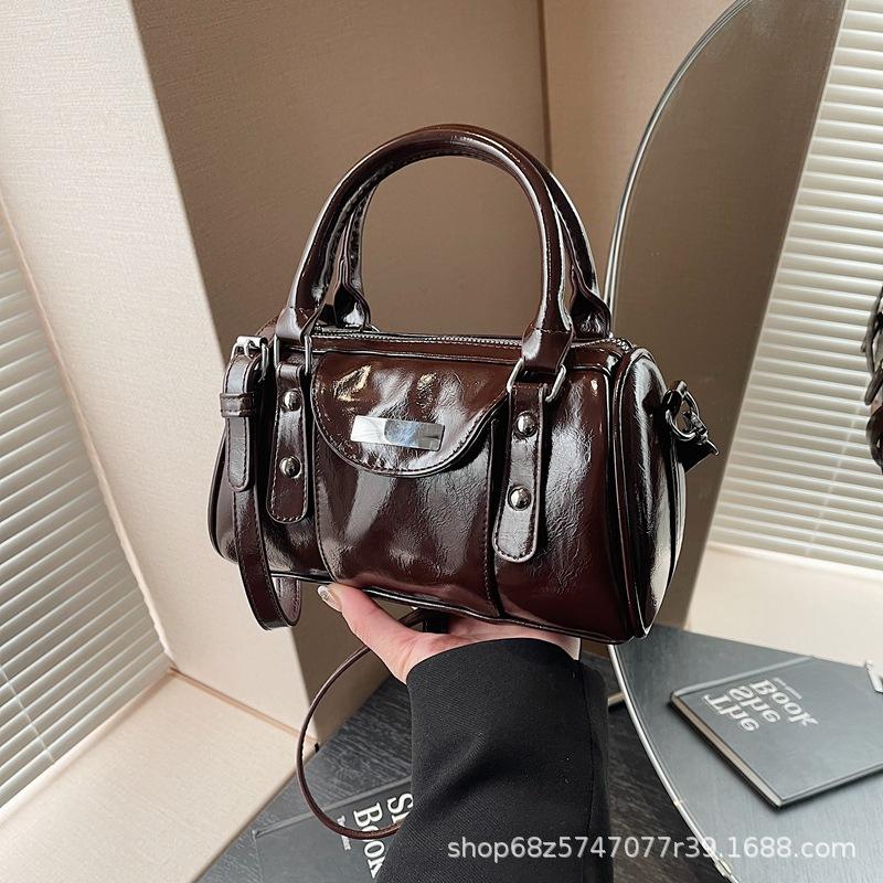 Super Hot Small Bag Women's Autumn and Winter 2025 New Women's One-shoulder Crossbody Pillowcase Is a Versatile Hand-held Work Bag