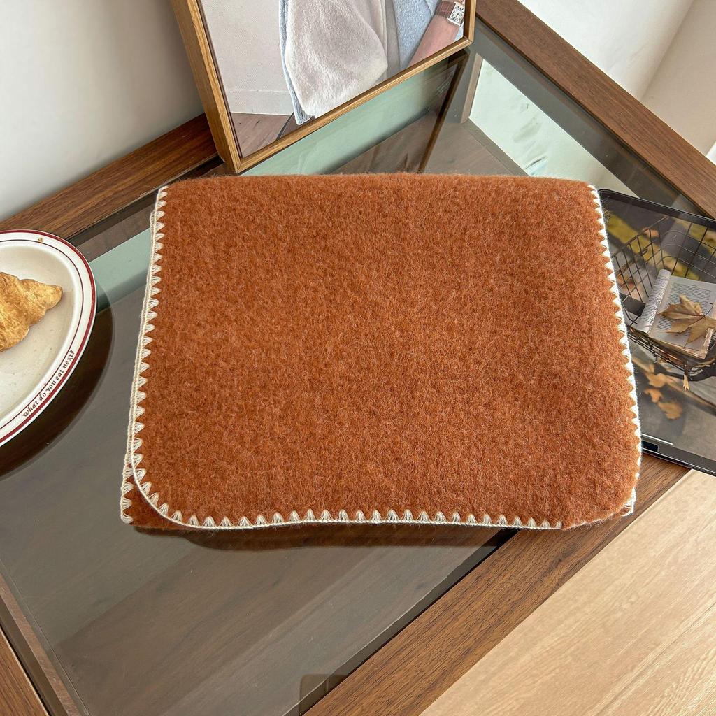 2024 Luxurious Women's Solid Color Wool Scarf with Triangle Needle-Lock Edge