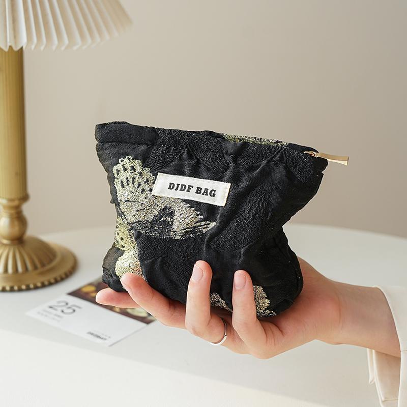 Women's Cosmetic Bag Small Vintage Purple Flowers Cosmetics Lipstick Storage Bag Portable Coin Purse Commuter Card Holder