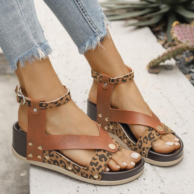Ladies' Wedge Heel Thick-soled Rivet Sandals