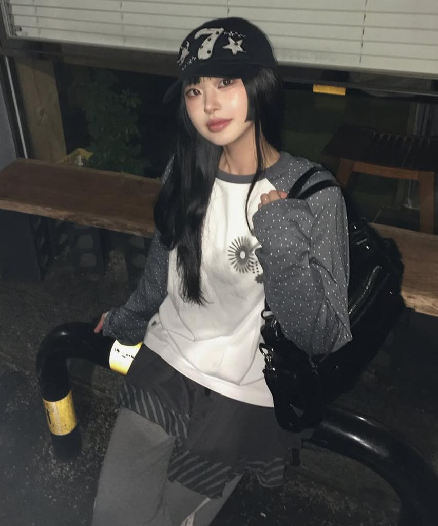 YOUHEE Star Raglan Long Sleeve_Black