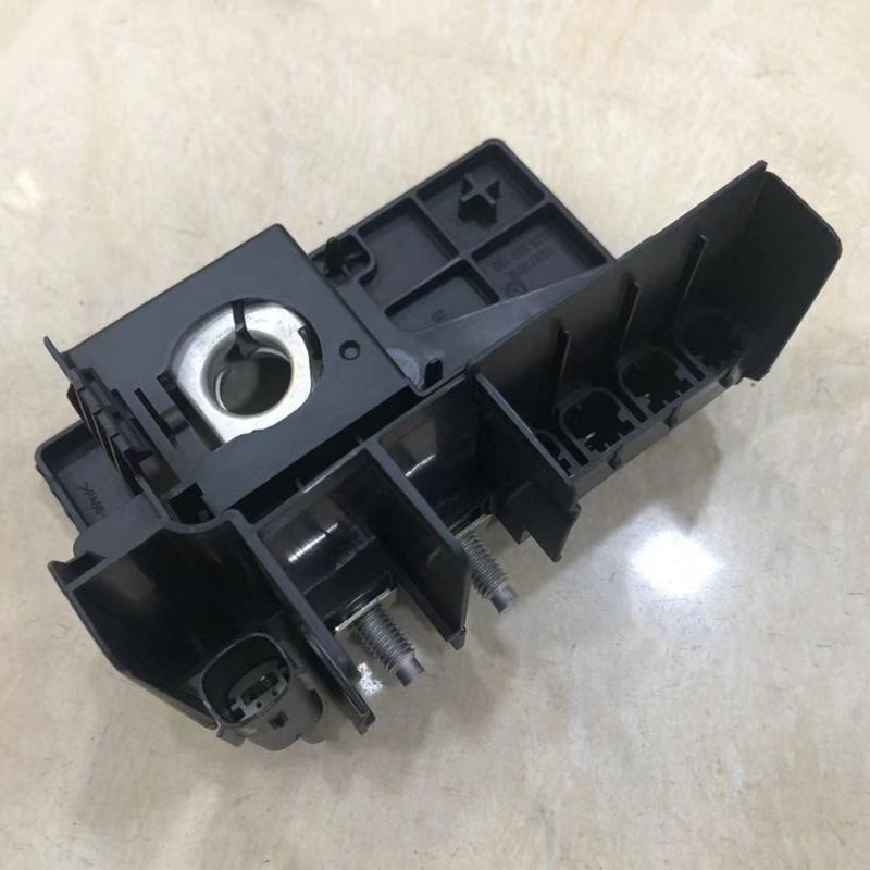 Blokada bezpieczników komory silnika rozdzielczej akumulatora dla Malibu 1.5 2.0 16-20 23316250 84043589 Pokrywa rozdzielcza akumulatora