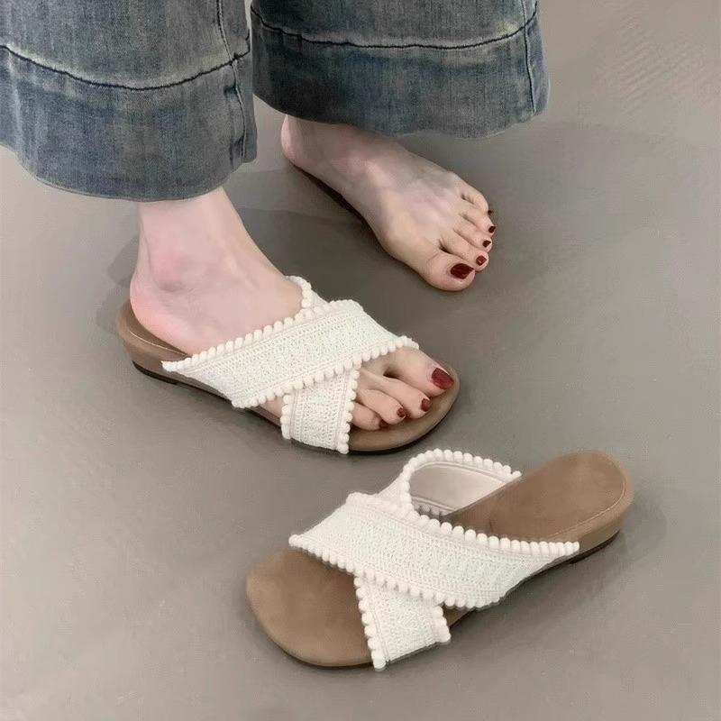 Square head thick heel cool slippers women's summer wear 2025 new cross-strap Roman sandals with skirt temperament sandals