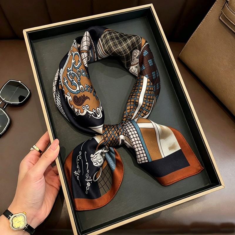 100% Mulberry Silk Scarf 70x70cm Square Neck Wrap Outdoor Air Conditioner Shawl Fashion Headscarf