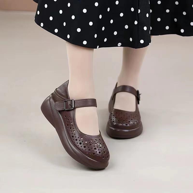 

Ретро туфли-дырки 2025 лето новый круглый носок полые дышащие танкетка неглубокий вырез для среднего возраста нескользящие сандалии женские 41 коричневый