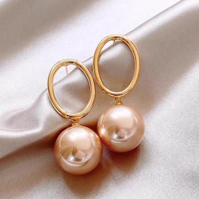 Oval Pearl Pendant Earrings Light Luxury High-end Fashion Stud Earrings Simple and Versatile Retro Exquisite Earrings