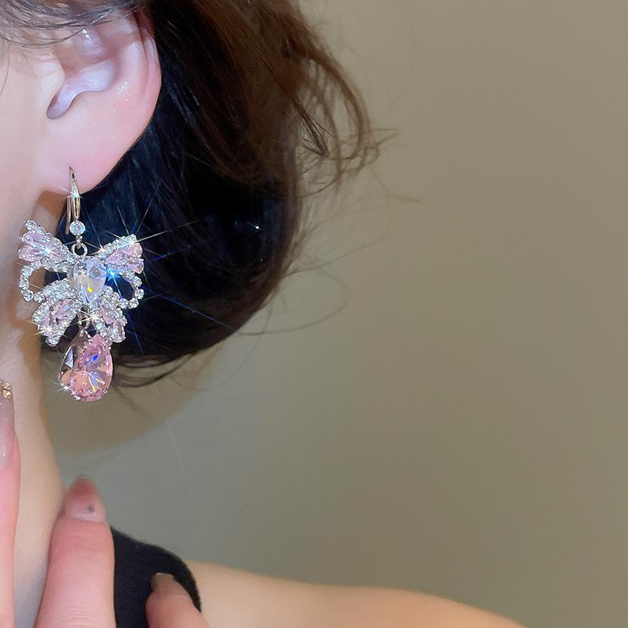 Collana Zircone Nodo a Farfalla Goccia d'Acqua: Elegante Catena per Clavicola - Accessorio Versatile per Donne