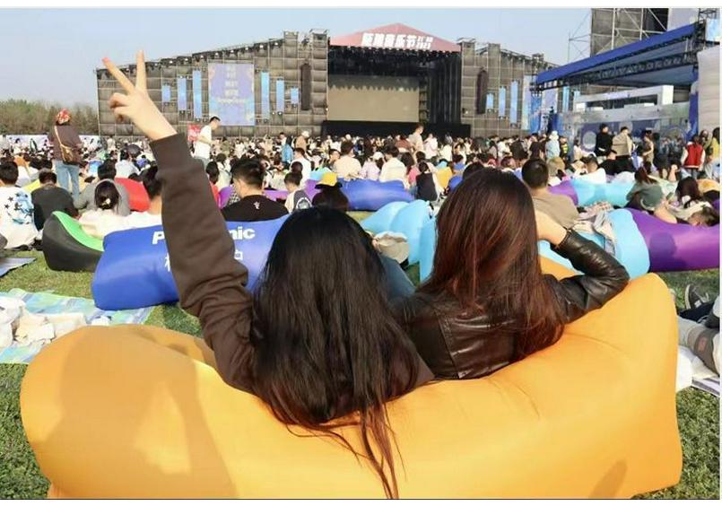 Inflatable Double Seat Recliner: Portable Sofa for Outdoor Camping and Music Festivals