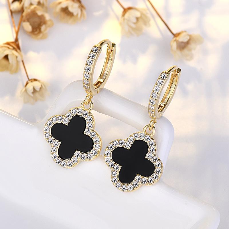 

High-end Four-leaf Clover Earrings for Women, Small Fragrance Style Earrings, Light Luxury Flash Diamond Zircon Earrings Copper Plated 14K Real Gold Color Retention