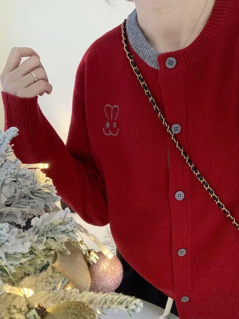 Women's Loose Fit Rabbit Embroidery 100% Wool Knit Cardigan - Round Neck, Color Block Design, Age-Reducing Fashion