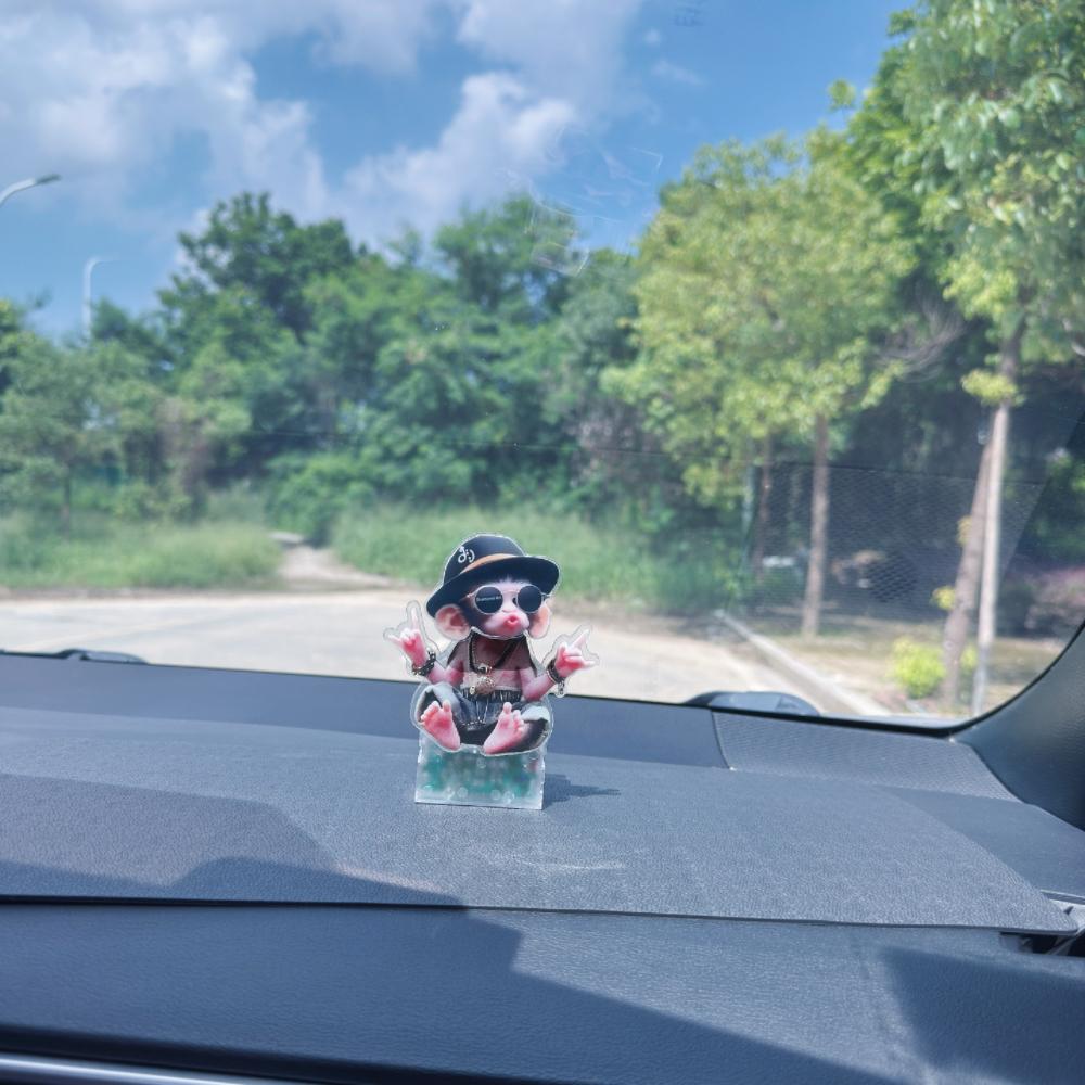 Solar and Battery Dual-purpose Cute and Cool Shaking Head Ornament Toy,suitable for Car Dashboard Decoration,office,home Decoration,decompression Toys