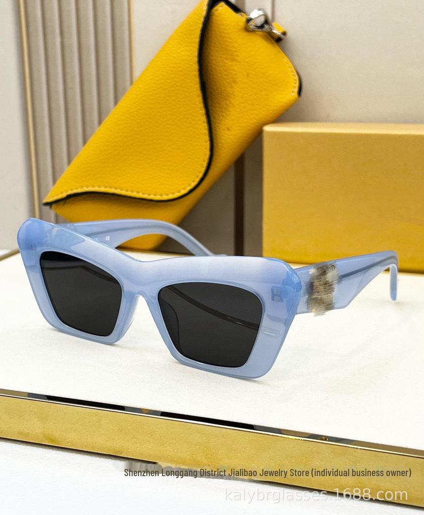 LOE Classic Cat-Eye Luxury UV-Protection Women's Sunglasses LW40036I