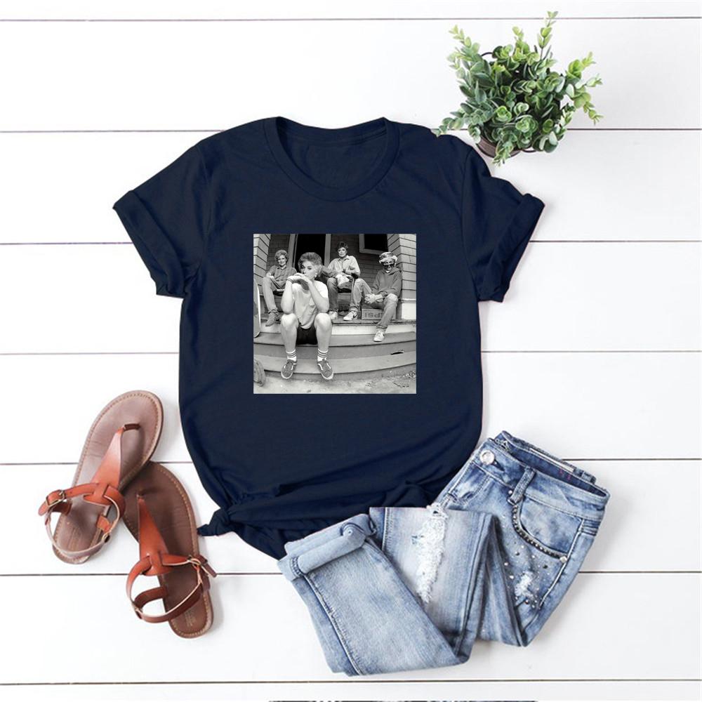 2025 Golden Girls Hanging Out Graphic Tee Golden Girls Squad Goals Shirt Stay Golden Vintage Tshirt Gift for BFF Girls Trip Tee