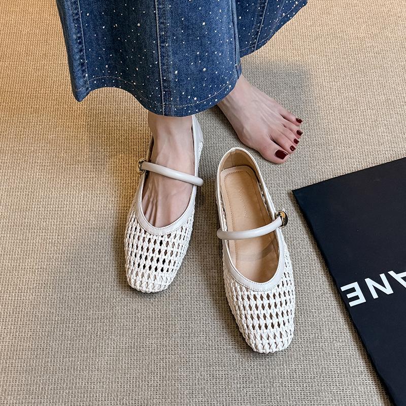 Square Head Woven Hollow Thick Heel Shoes Women's Shoes Versatile Belt Buckle Bag Head Soft Sole Fashion Sandals Women's Summer Models