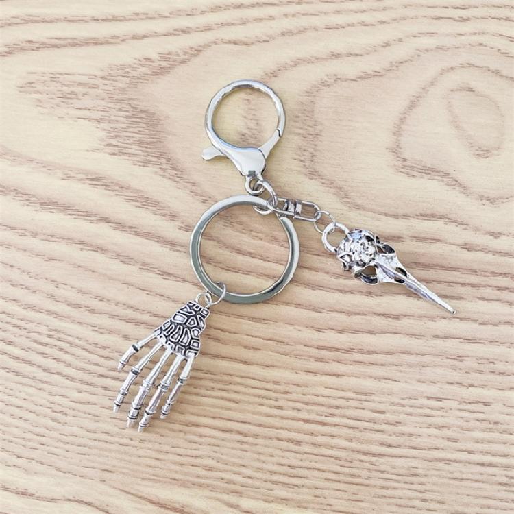 Stylish Bird Head Keychain Skull Claw Key Chain Creative Souvenir for Women Men Easily Attaching to Keys Backpacks