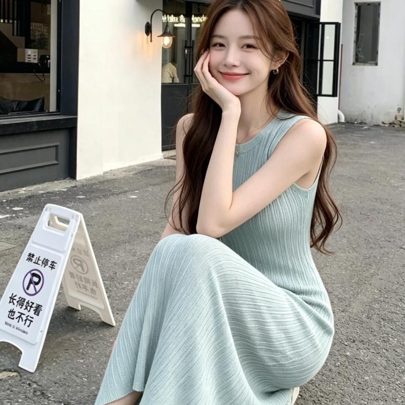 Blue Korean-style Knit Tank Dress for Women, Uniquely Stylish Summer High-end and Beautiful, Slim-fit, Hip-hugging Long Dress