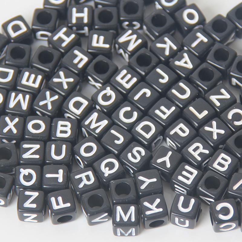 100 Stück Quadratische Acryl-Buchstabenperlen Zufällig Gemischt Alphabet Lose Perlen Für DIY Kinder Schmuckherstellung Basteln 6X6Mm