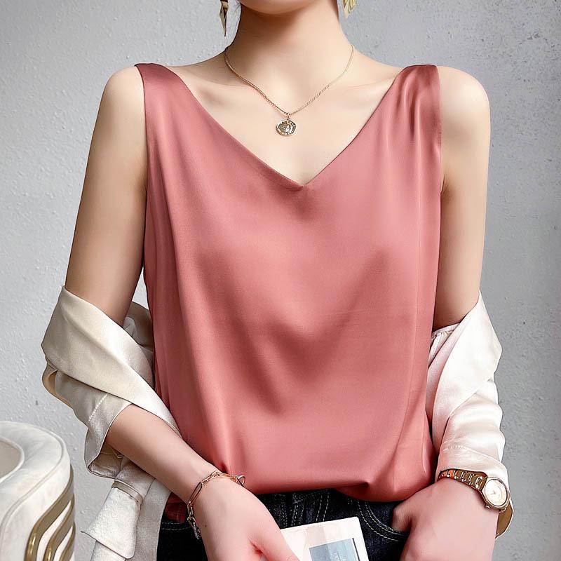 

2025 Spring/Summer Women s Acetate Satin V-Neck Plus Size Loose Vest Medium