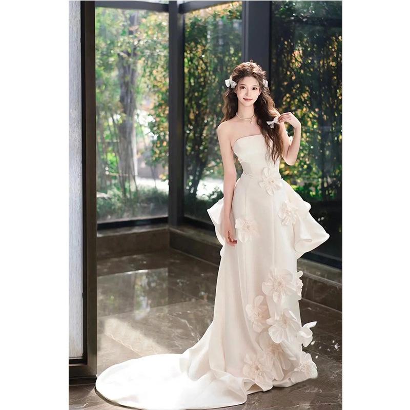 Fairy sweet petal tube top Korean bride satin wedding dress high-end spring new travel photography fashion light wedding dress