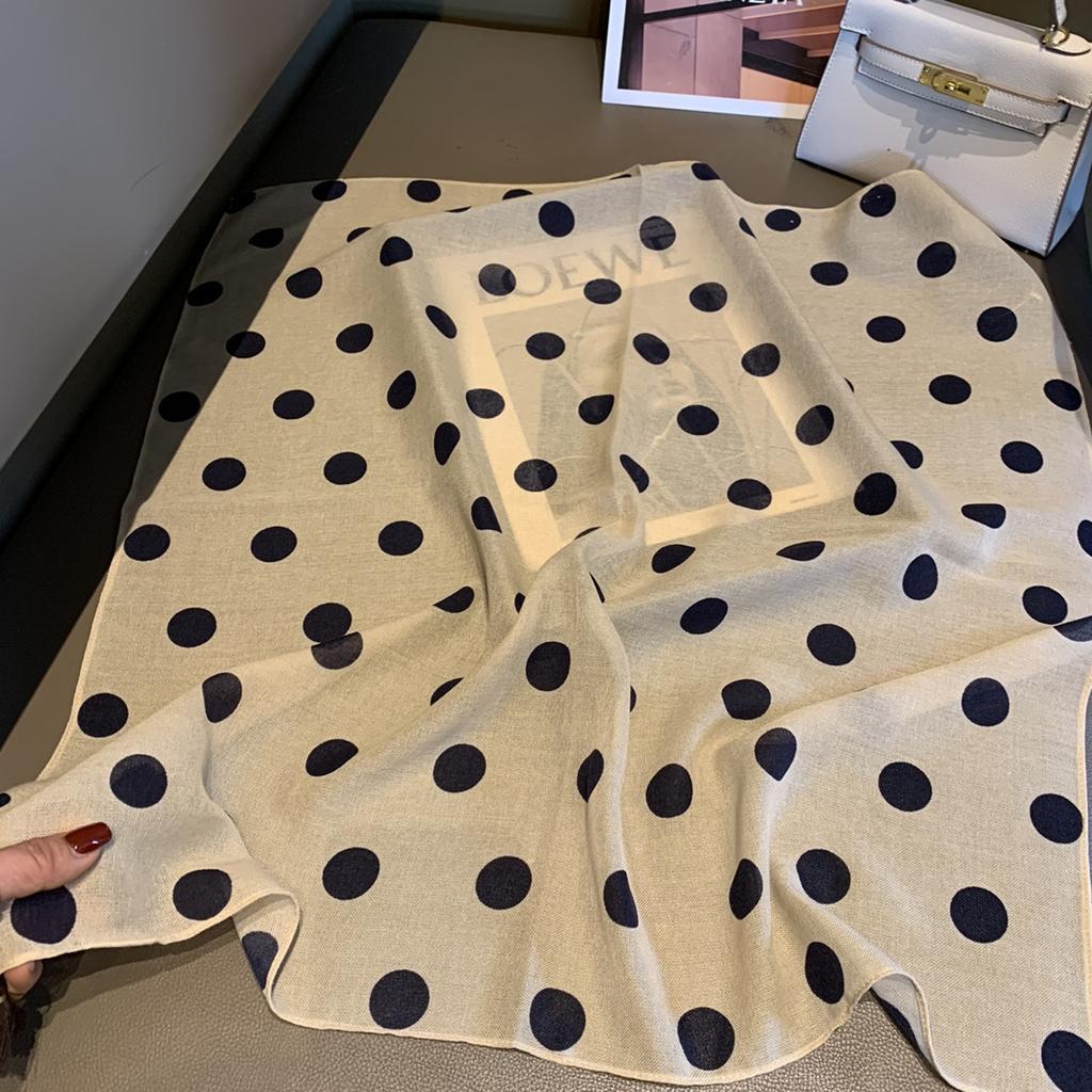 Polka Dot Silk Scarf Women'S High-End Small Square Scarf Fashion Versatile Sunscreen Shawl Scarf Fringed Decorative Scarf