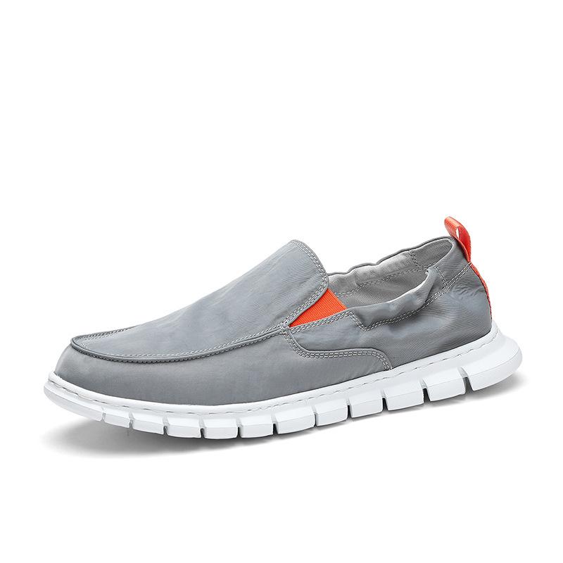 Trendiga herrloafers i canvas med slip-on-modell: Lediga skor i ett steg för par