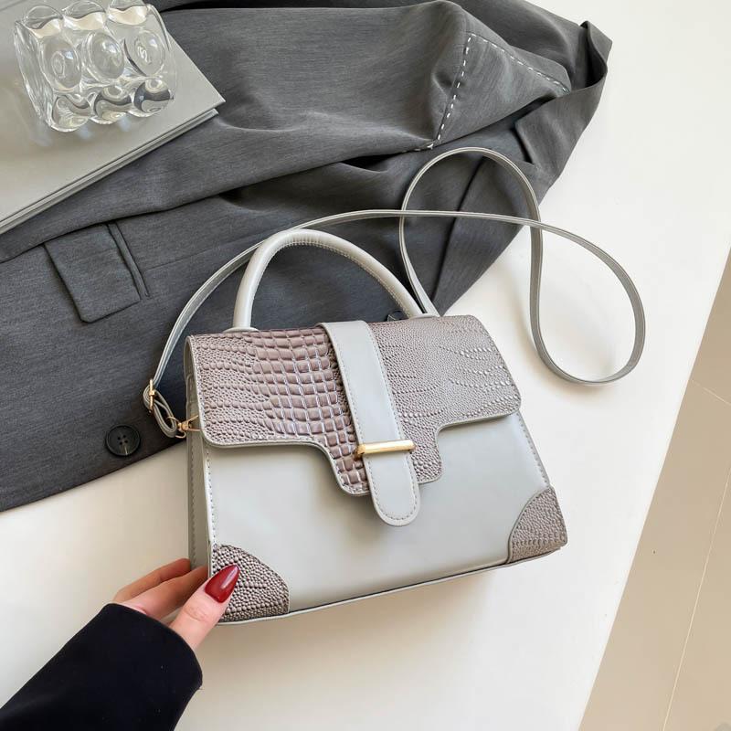 

Женская сумка универсальная новая модная сумочка новая модная на плечо сумка-мессенджер 2025 весна маленькая квадратная сумка серый