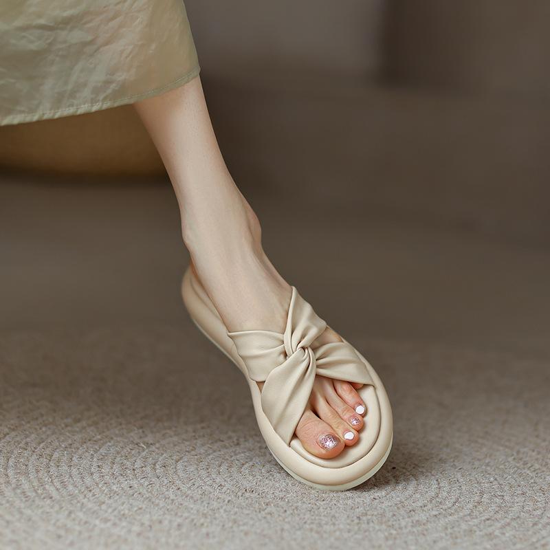 

Тапочки для девочки 2025 лето новые модные сандалии на толстой подошве для улицы универсальные в сказочном стиле на плоской подошве женские сандалии на мягкой подошве 35