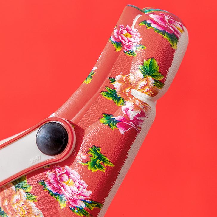 Red Hole Shoes for Women Beach Garden Shoes Outdoor Toe Caps Casual Sandals for Men