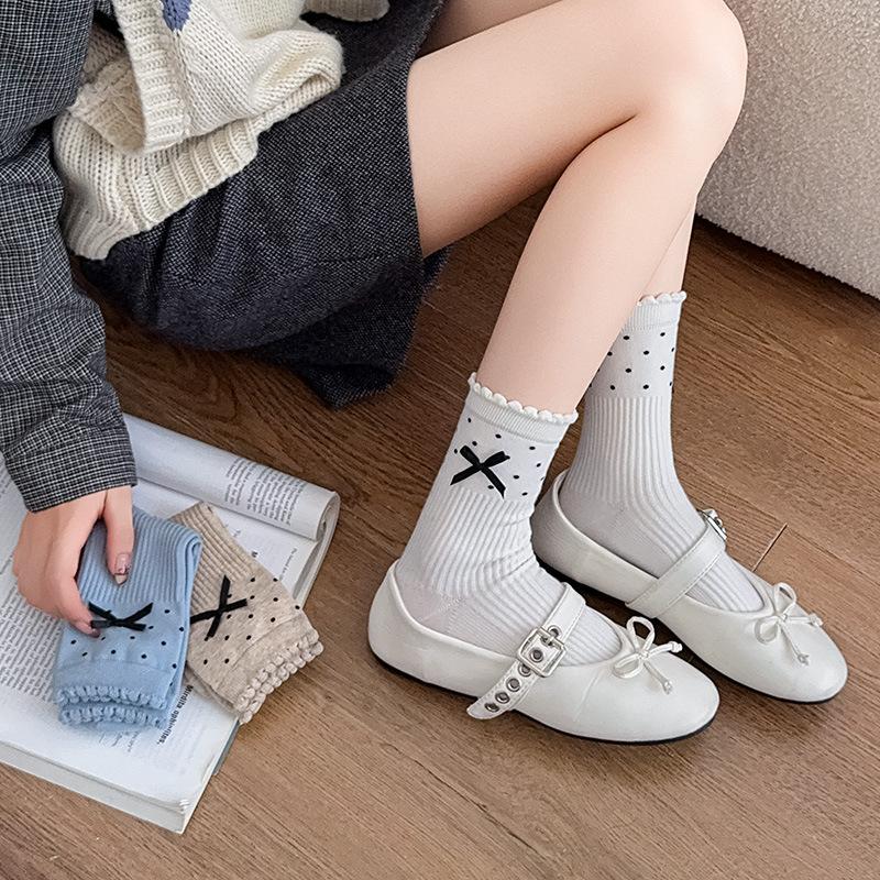 Female Autumn New Style Sweet Bow Dotted Lace Boneless Tube Pile Socks