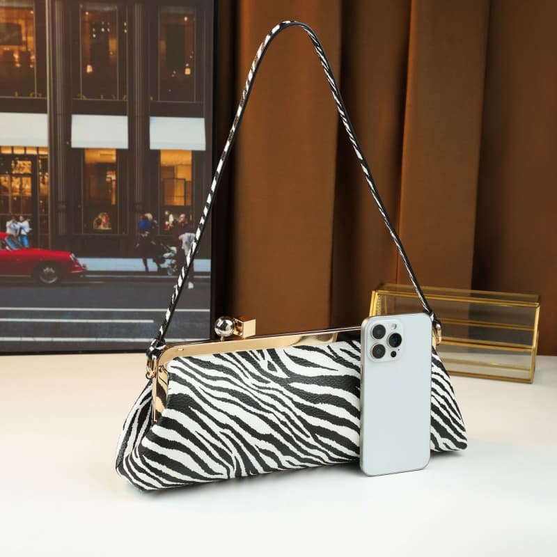 Ladies Fashion Contrast Clutch